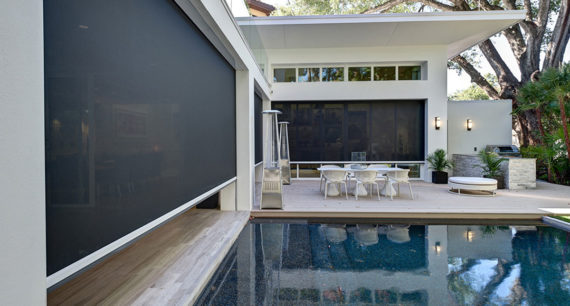 Plano motorized screens for winter